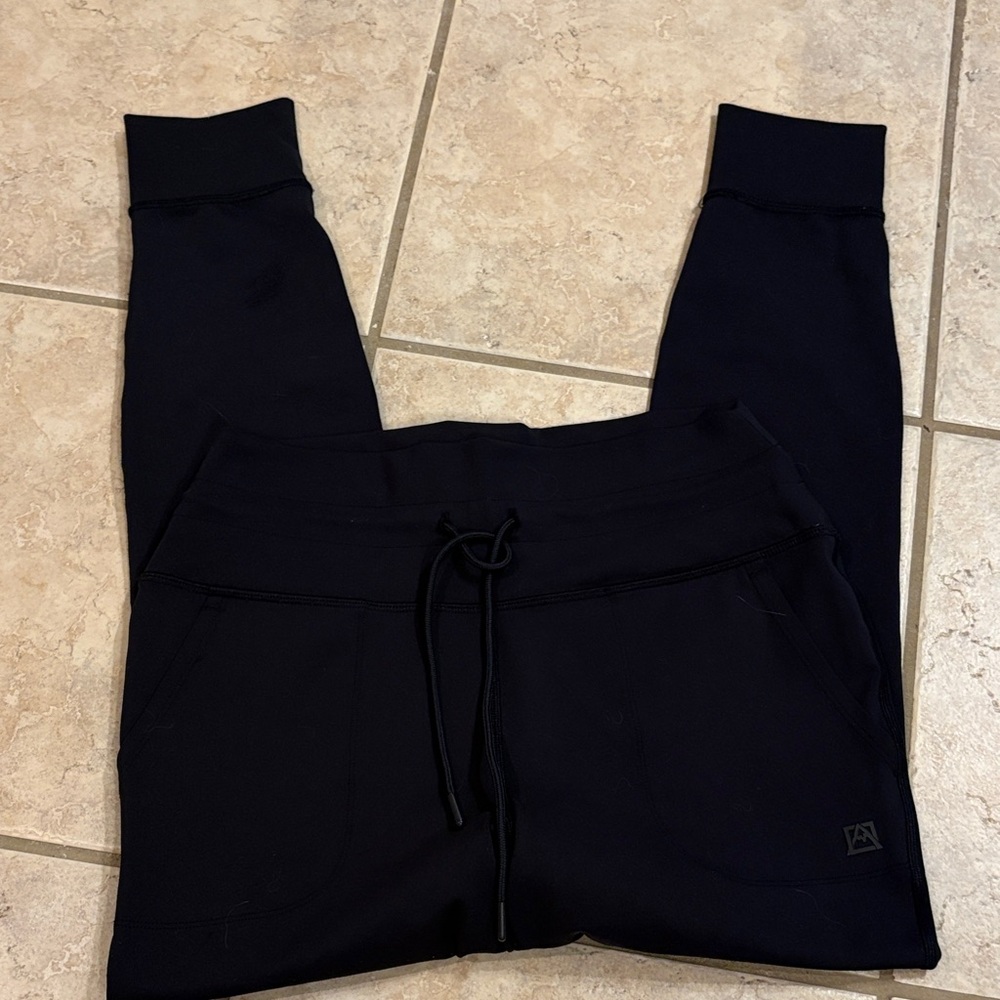 Avalanche Midnight Black Jogger Pants - Picture 2 of 3